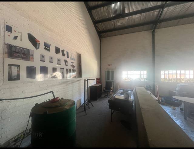 163M² WAREHOUSE TO LET IN KYA SANDS